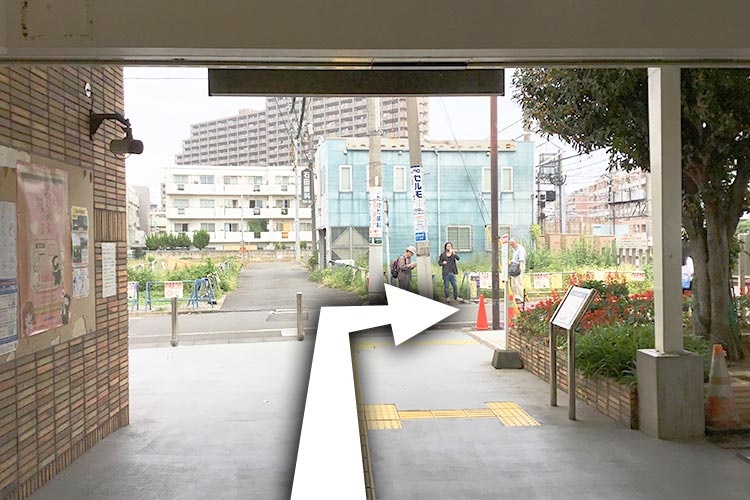 1.北池袋駅を出て右に曲がります。