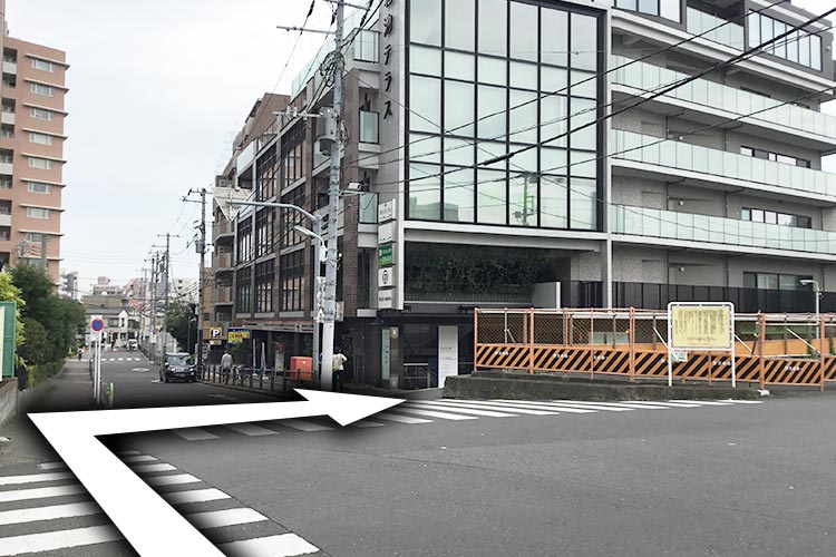 7.横断歩道を渡り、北池袋テラスに向かいます。